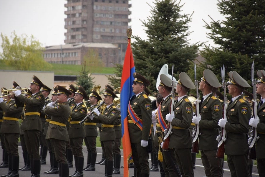 Η Αρμενία τραγουδά στην Τουρκία: «Η Ελλάδα ποτέ δεν πεθαίνει, δεν τη σκιάζει φοβέρα καμιά…» –  Βίντεο